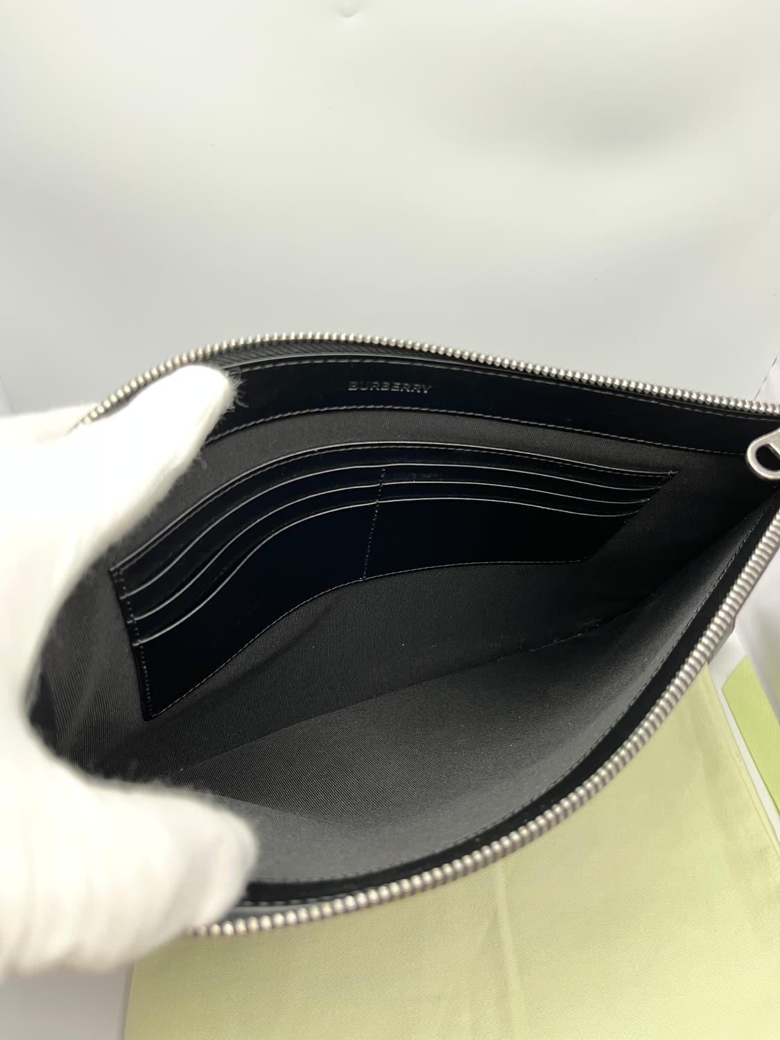 버버리 로고 클러치백 상품이미지6