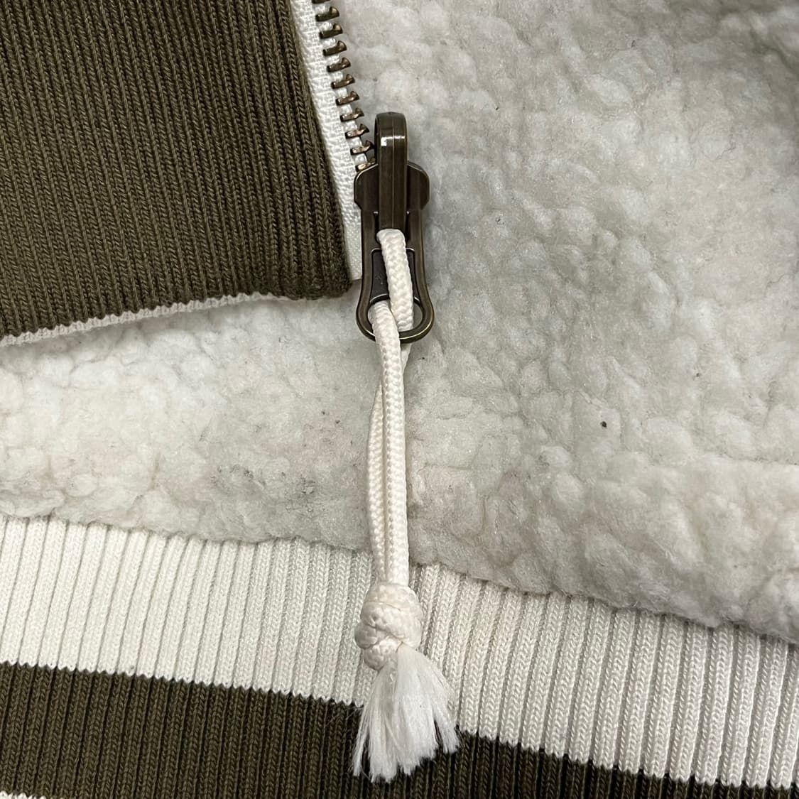 [정품/95] 뉴에라 화이트 뽀글이 카키 양면 후드집업 b19 상품이미지6