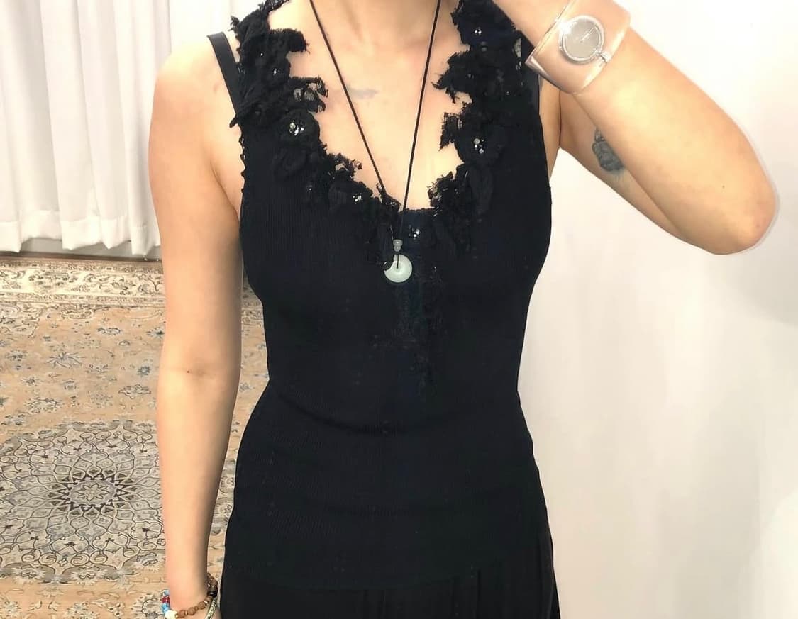 큐빅 디테일 슬리브리스 상품이미지1