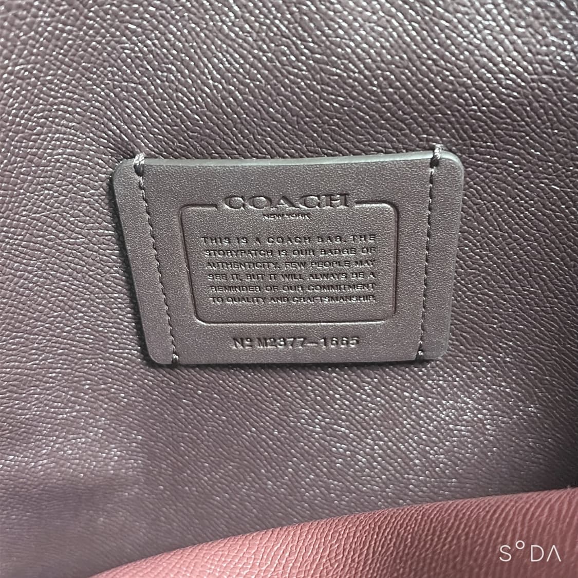 코치 화이트 시그니처 숄더백 상품이미지9