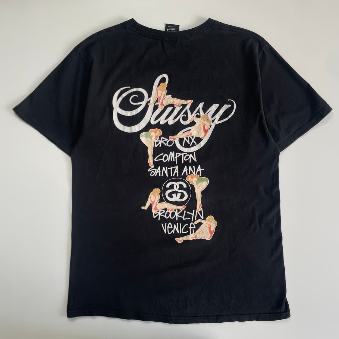 Stussy 스투시 90‘s 월드투어 핀업걸 반팔티 상품이미지3