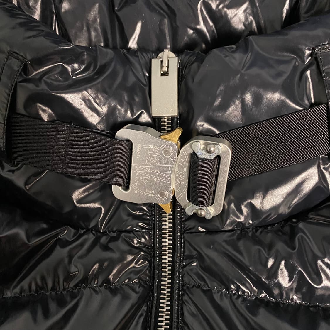 [1] 21FW 몽클레어 알릭스 마호가누스 쇼트 다운 패딩 자켓 블랙 상품이미지3