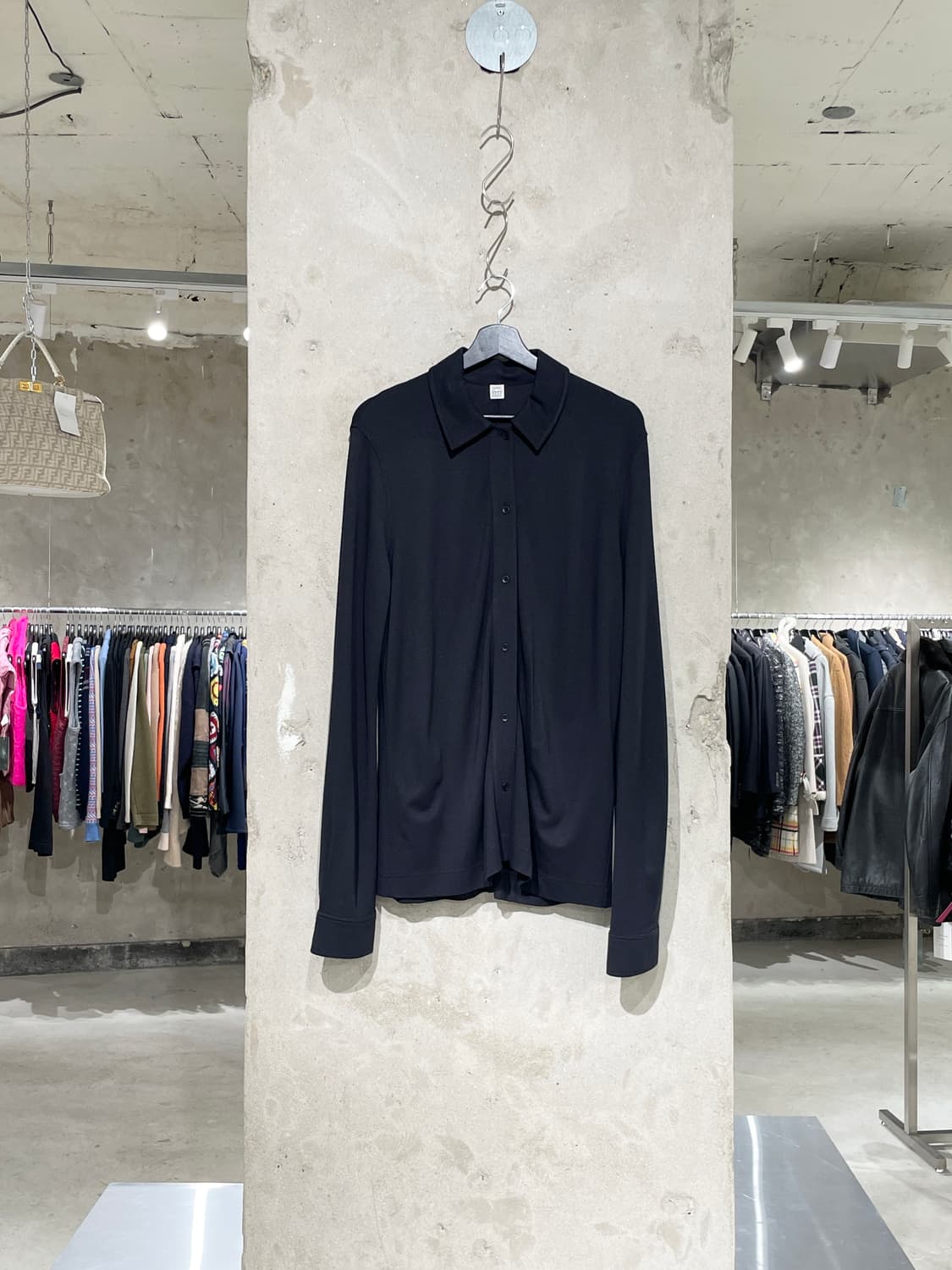 토템 블랙 저지 버튼 비스코스 셔츠  상품이미지1