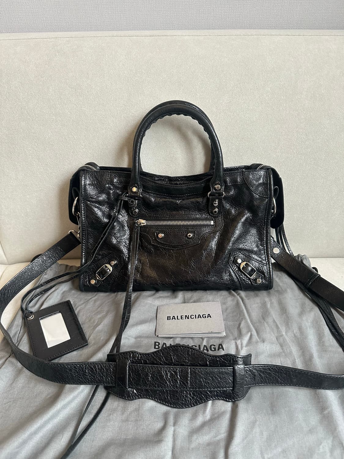 [A+ 정품] 발렌시아가 시티 모터백 스몰 블랙 상품이미지2