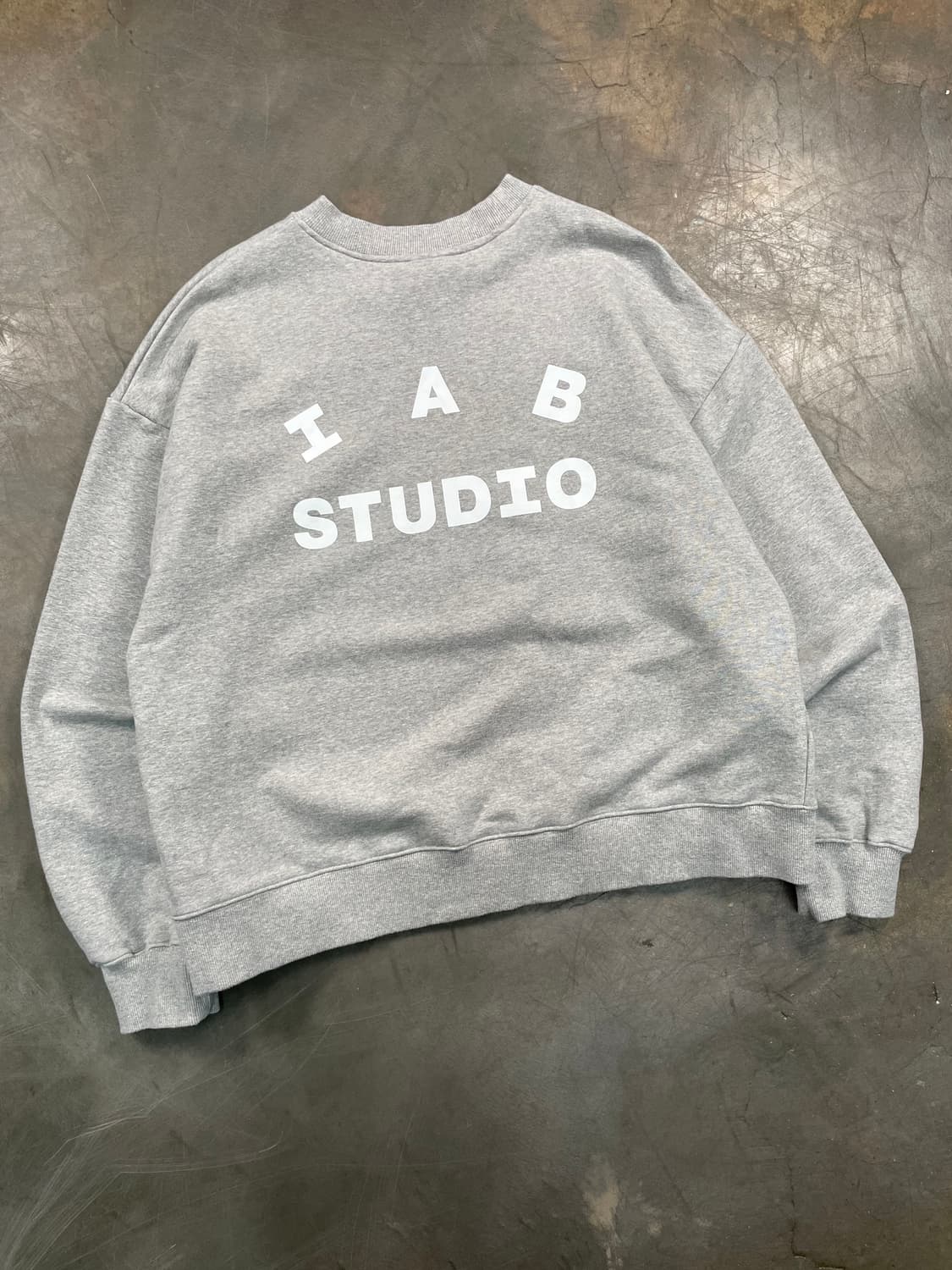 아이앱 스웻셔츠 상품이미지2