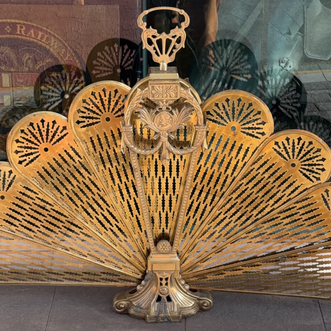 황동 피콕 팬 벽난로 스크린 상품이미지2