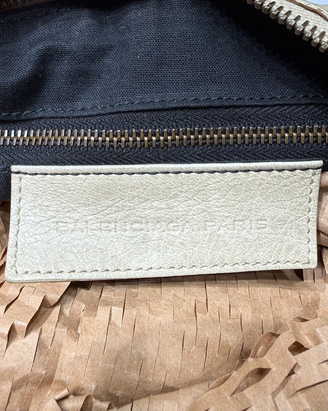 발렌시아가 베이지 클래식 데이 숄더백 상품이미지7