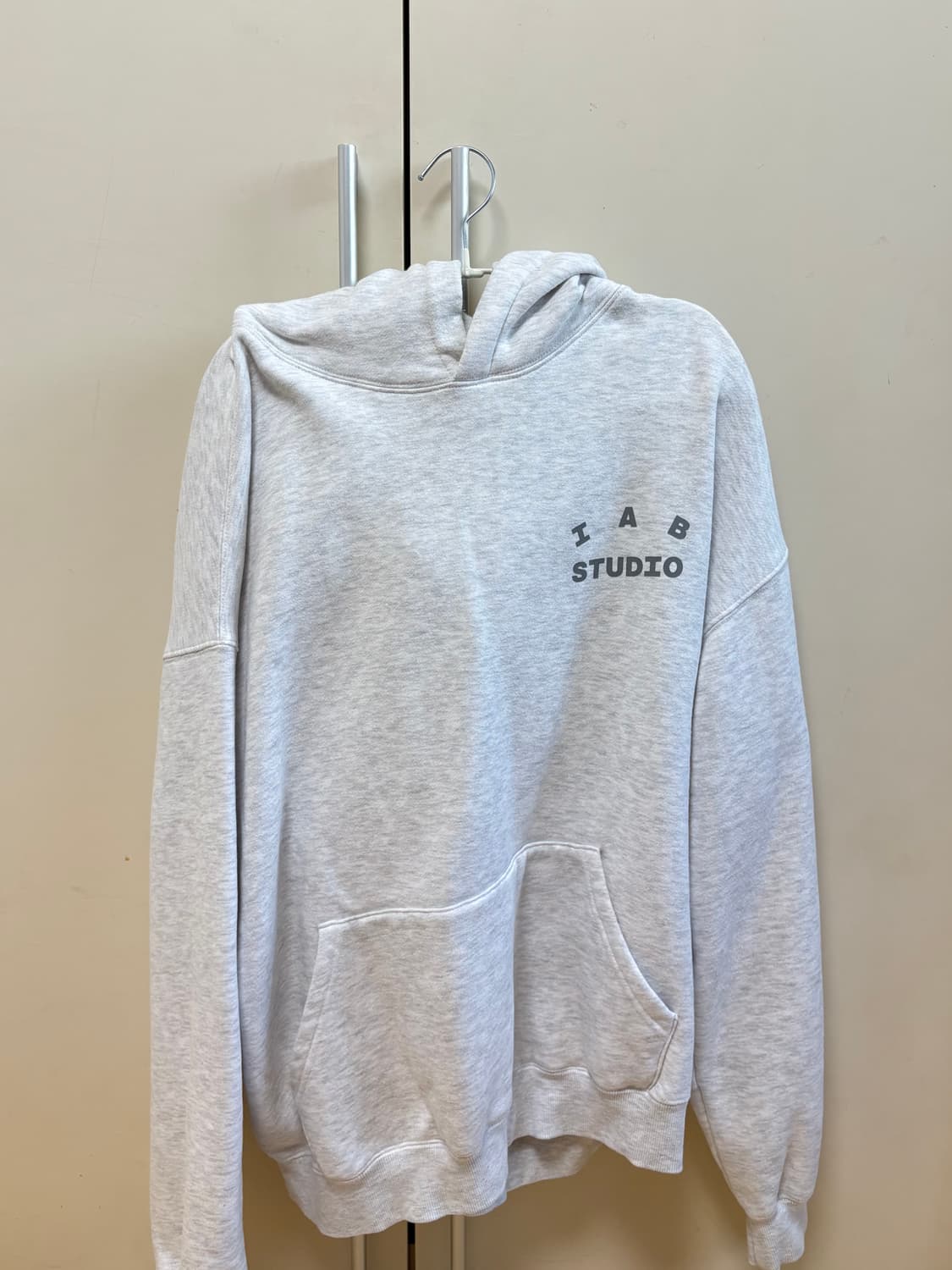 [XL] 아이앱 스튜디오 후드 라이트 그레이 상품이미지1