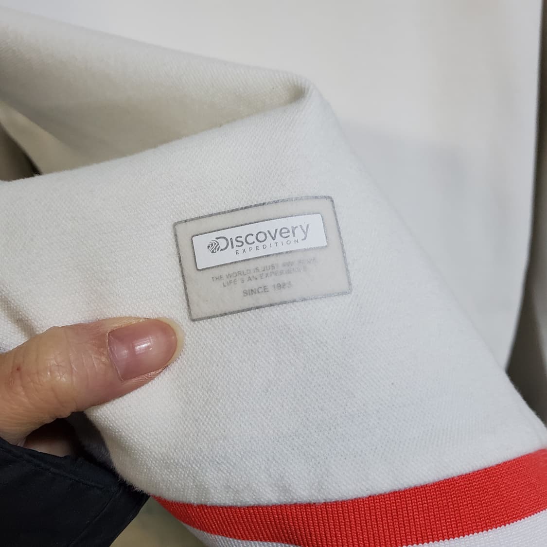 디스커버리 SC 로고 맨투맨 화이트  상품이미지3