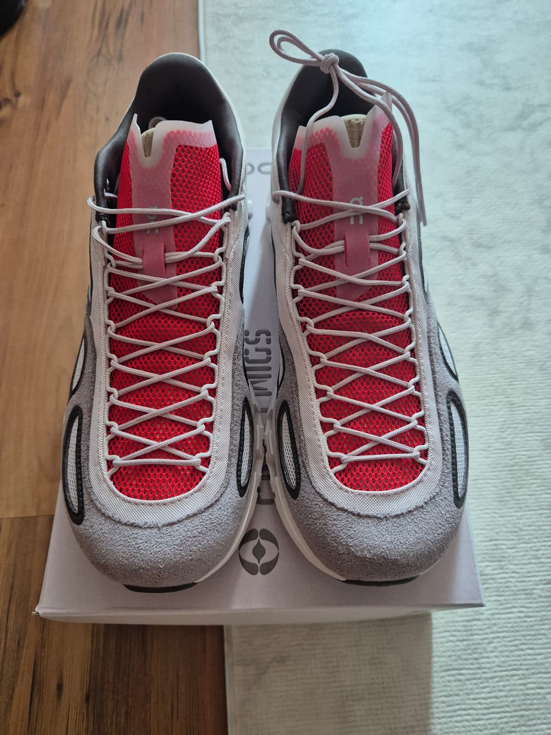 On 클라우드 X FKA Lily 275mm 새 상품입니다! 상품이미지4