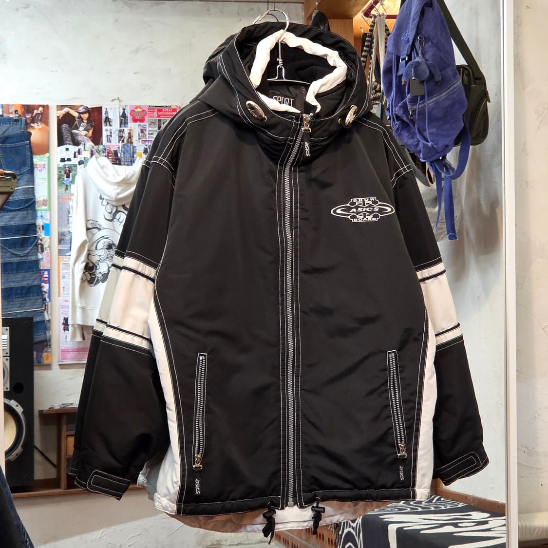 아식스 올드스쿨 배색 누빔 보더 점퍼 상품이미지1