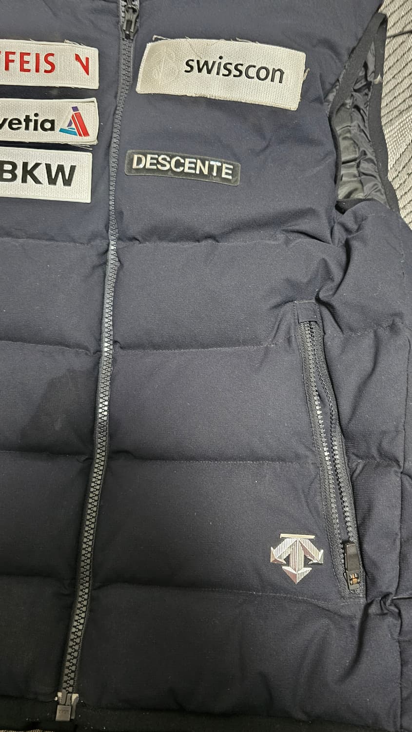 데상트 패딩조끼100호  상품이미지4