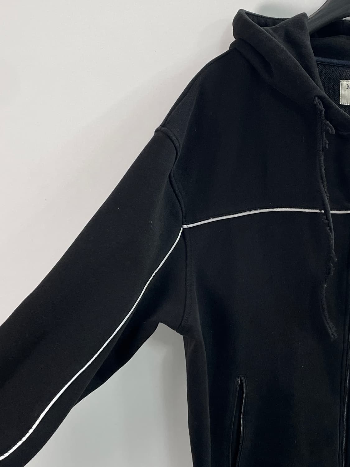 마뗑킴 아플리케 파이핑 오버핏 후드집업 (on.23) 상품이미지5