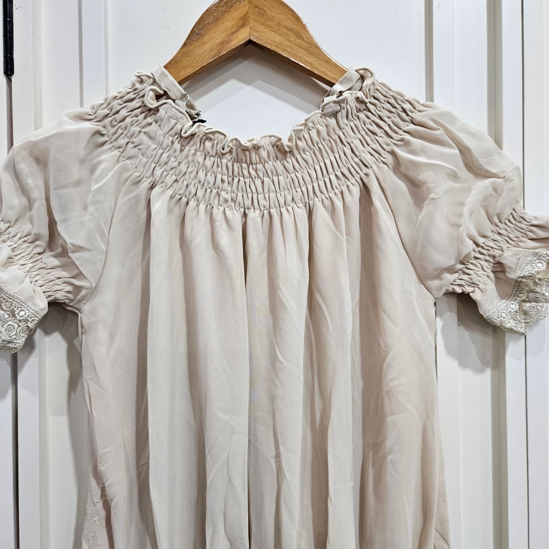 no0327  오프숄더 레이스 스모크 블라우스 상품이미지3