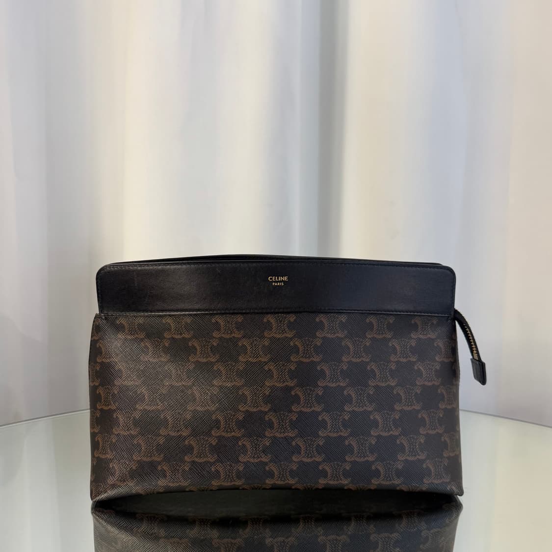 셀린느 포쉐트 트라이앵글 클러치 상품이미지1