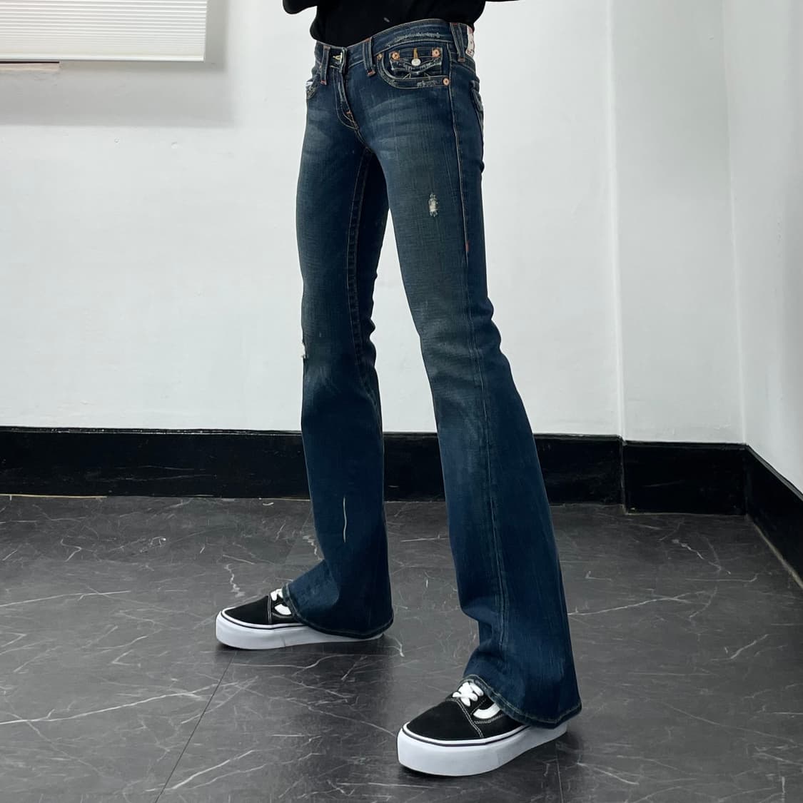 (새상품) 27in 트루릴리전 조이 부츠컷 데님 팬츠 상품이미지2