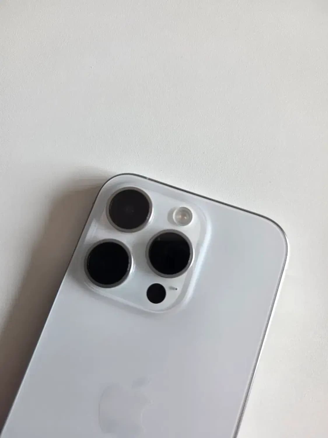 아이폰 15 프로 128GB화이트티타늄 자급제 (애플케어 남아있음) 상품이미지8