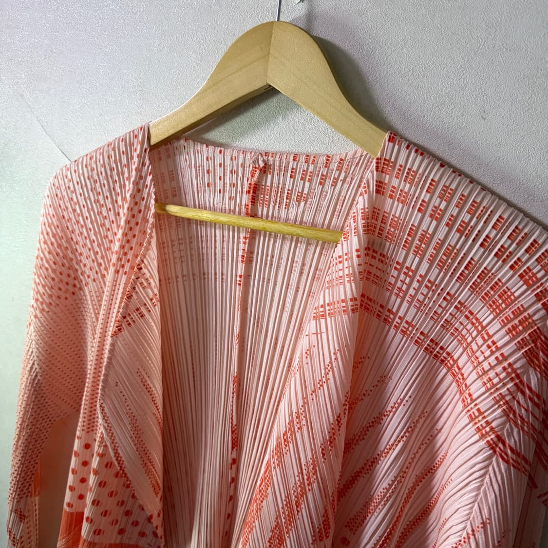 이세이미야케 플리츠플리즈 여성 도트 믹스 가디건 (프리) 상품이미지10