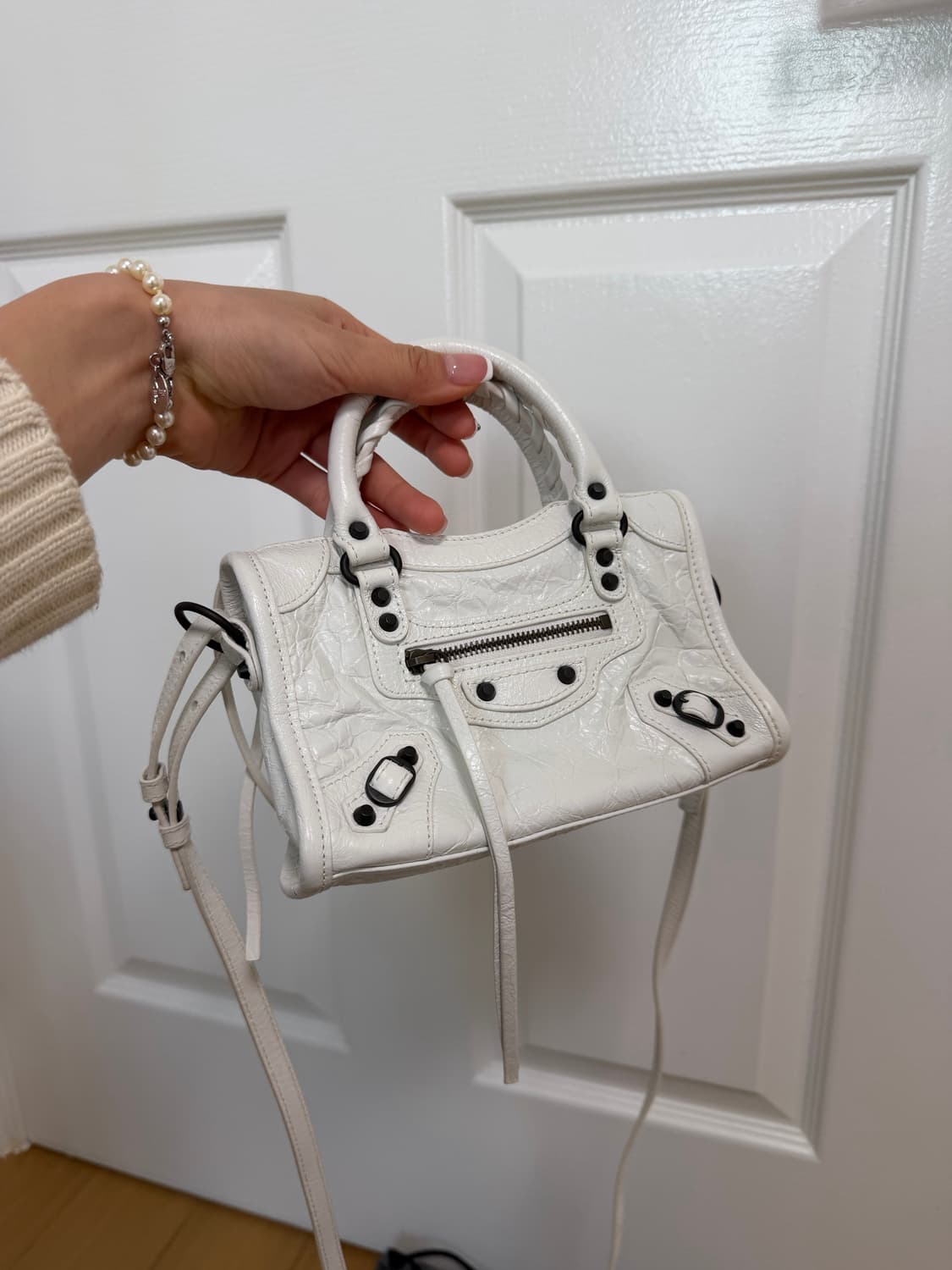 발렌시아가 르시티 백 나노 화이트 상품이미지3