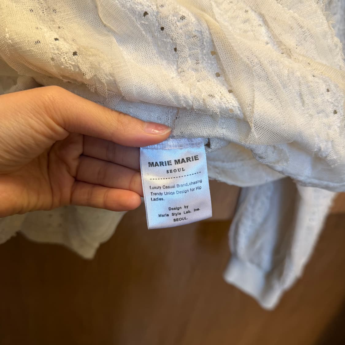 빈티지 라운드넥 니트 레이스 프릴 패널 디테일 루즈핏 아이보리 상품이미지10