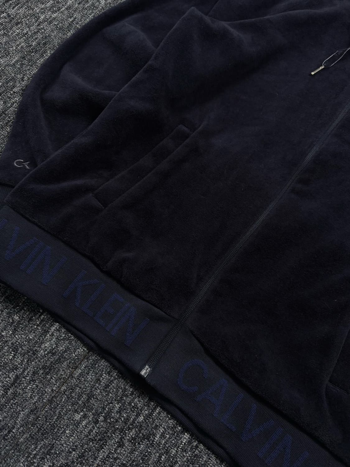 캘빈클라인 벨벳 후드집업 상품이미지4