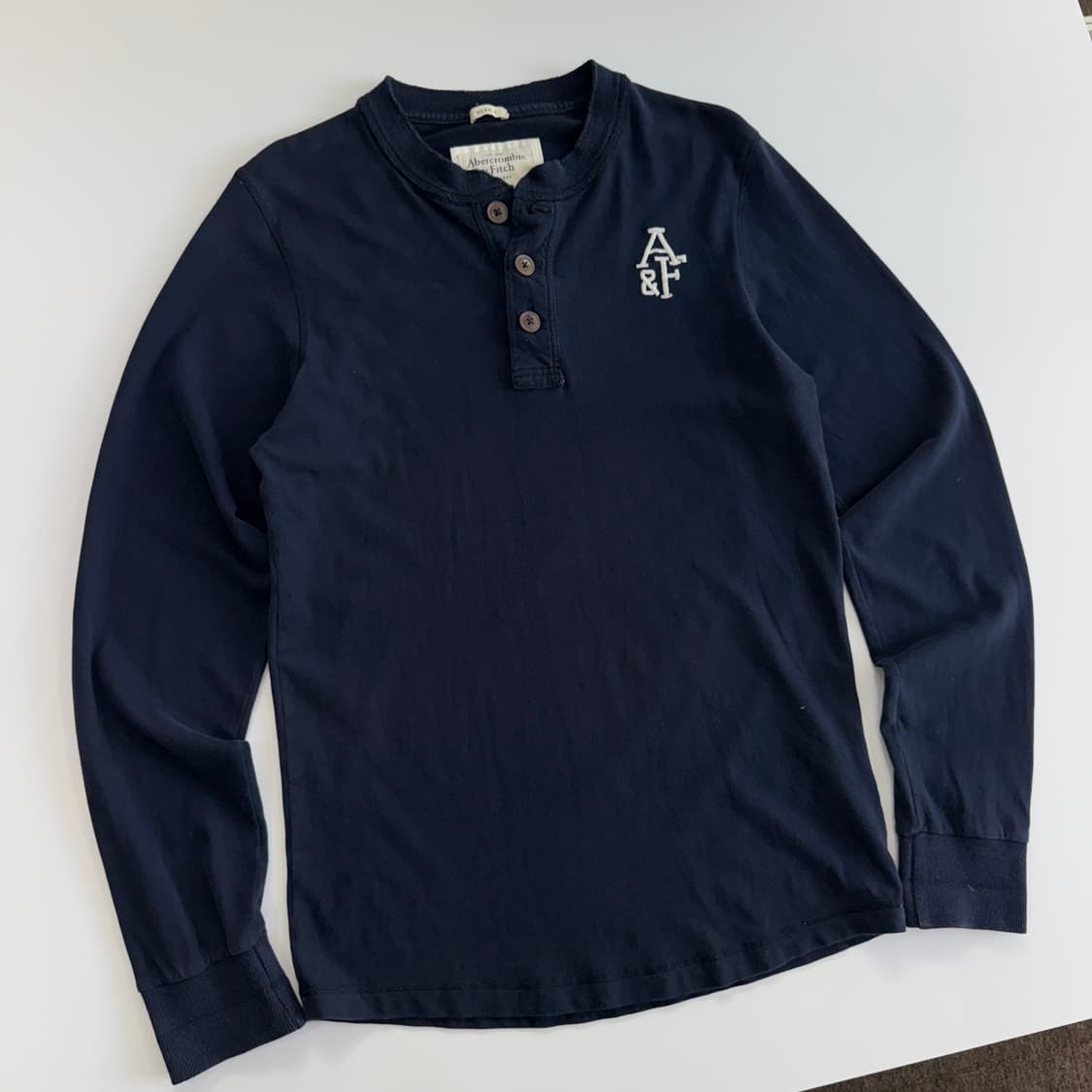 Abercrombie 아베크롬비 &fitch 네이비 헨리넥 슬리브리스  상품이미지3