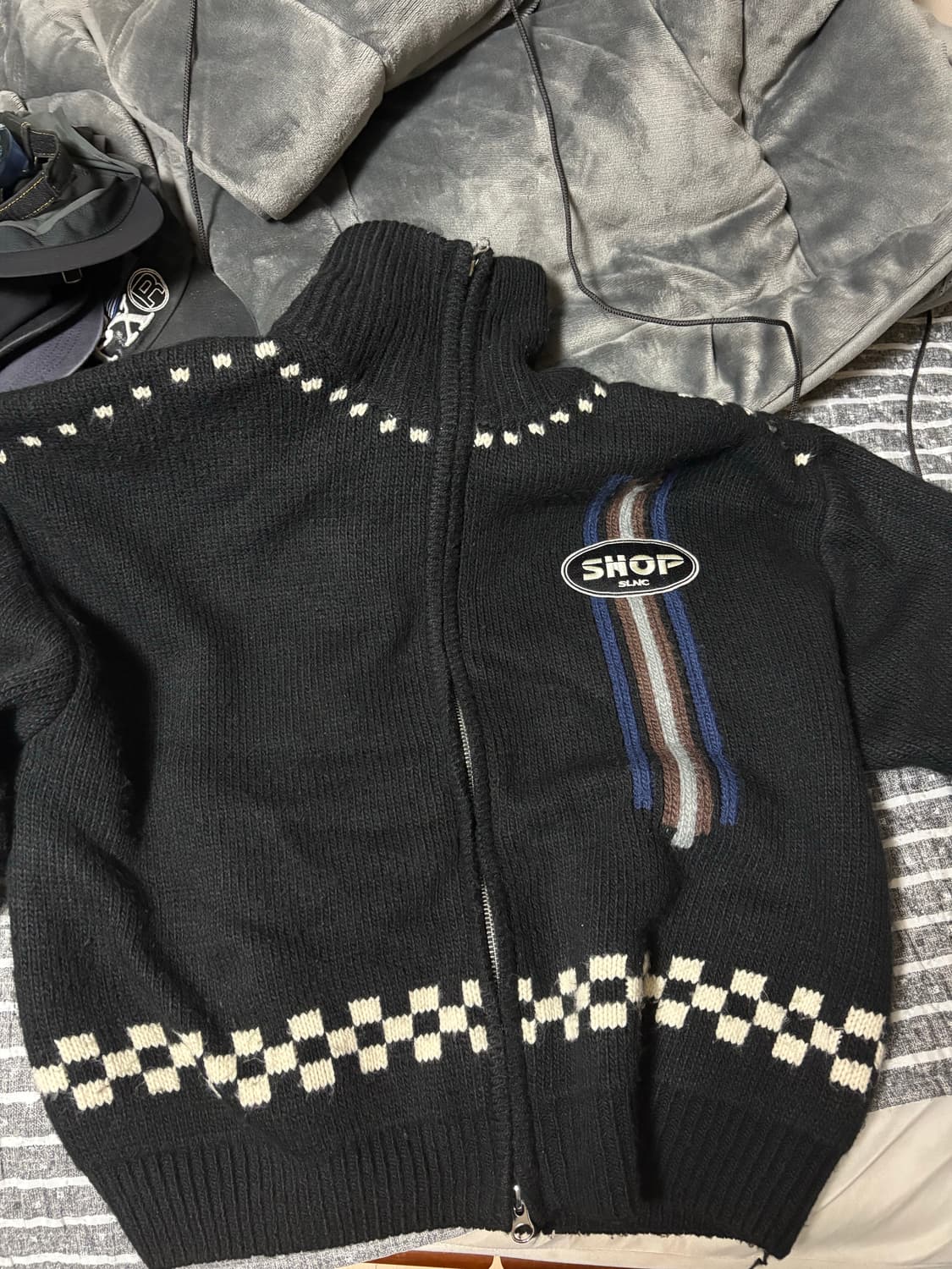 인사일런스 인세인개러지 자카드  집업 니트L 상품이미지1