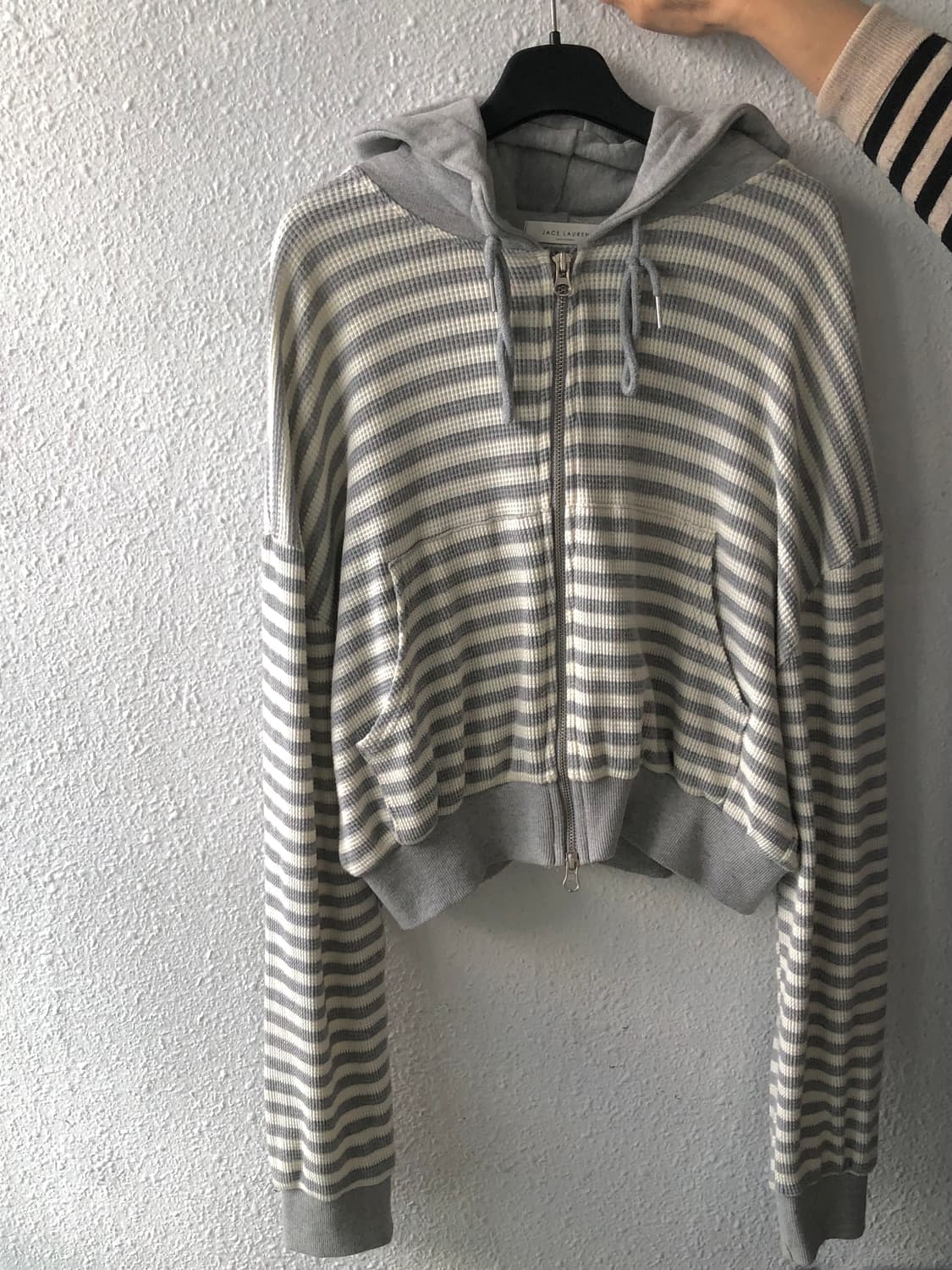 스트라이프 그레이 크롭 후드집업  상품이미지2