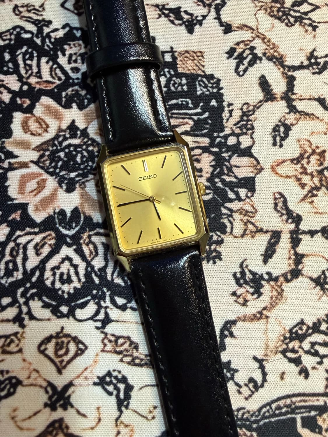 SEIKO 빈티지 쿼츠 시계 상품이미지1