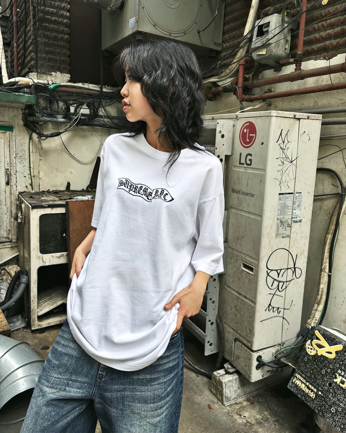 슈프림 23F/W 배너 자수 티셔츠 상품이미지6