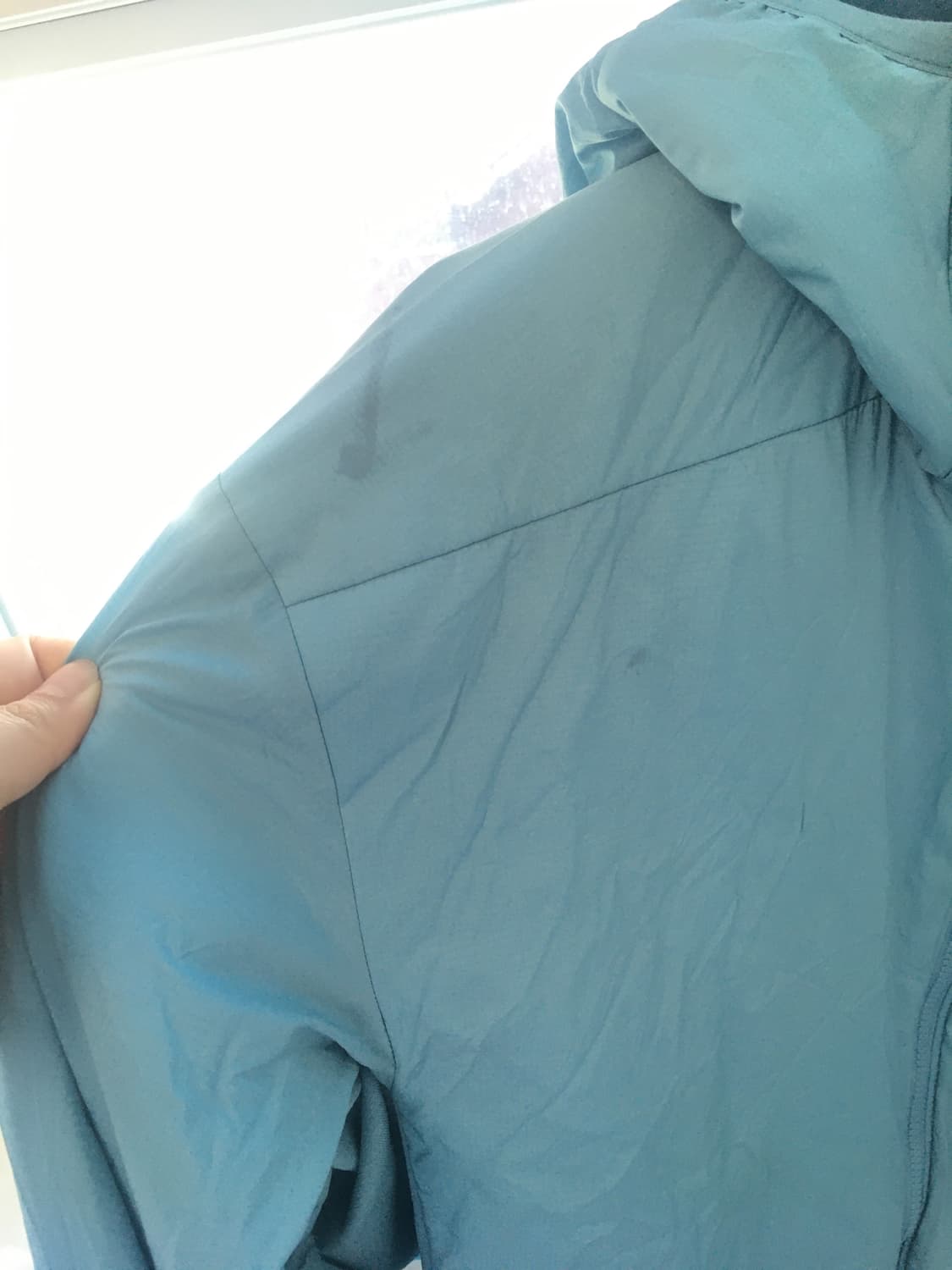 ‼️급처‼️아크테릭스 아톰 LT 후디 M (현 시세가 70만원) 상품이미지7