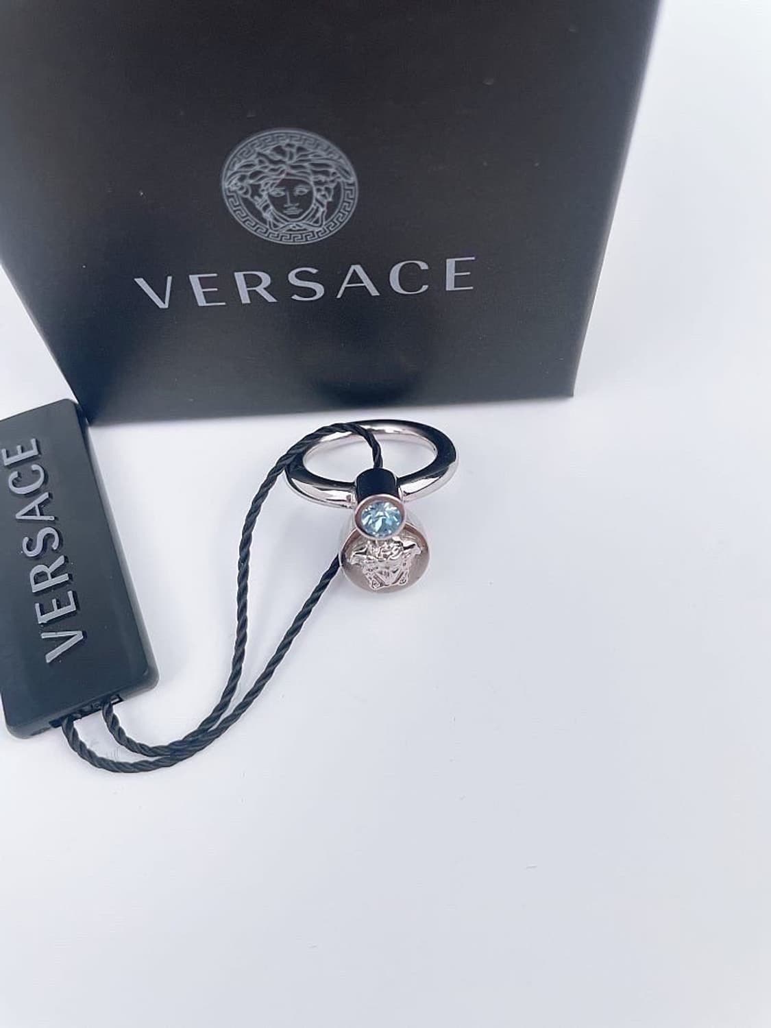 (정품/새상품) 베르사체 여성 실버 사파이어 장식 반지 상품이미지3