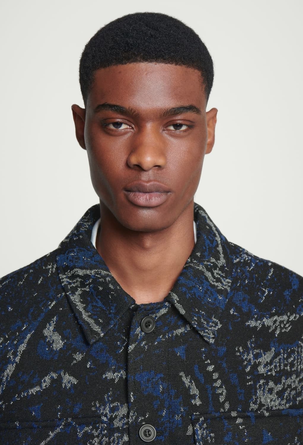 [S] 새 상품_COS 코스 릴랙스드 울 블렌드 자카드 오버셔츠 상품이미지5