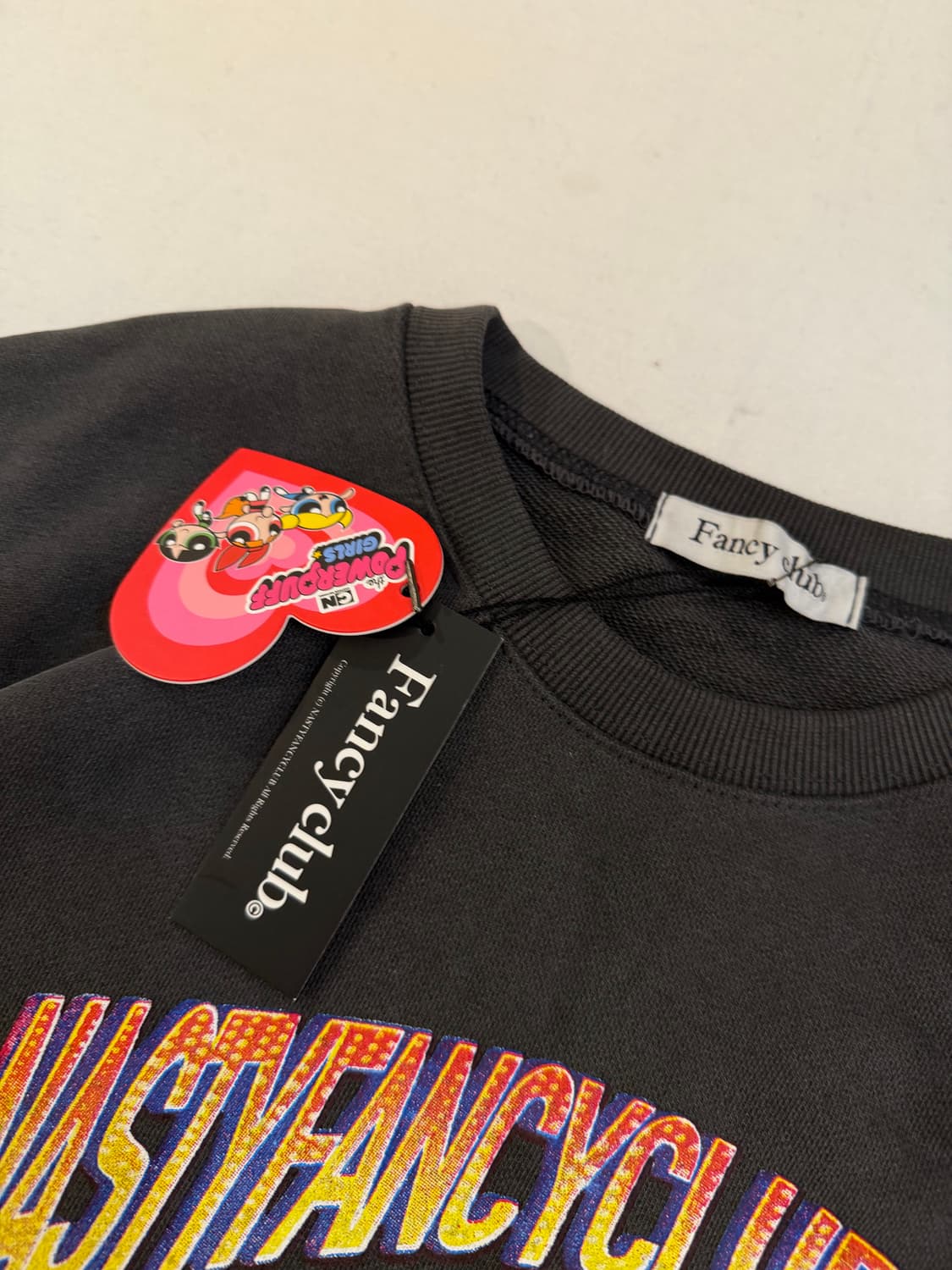 파워퍼프걸 X 네스티팬시클럽 맨투맨 차콜 블랙 상품이미지2