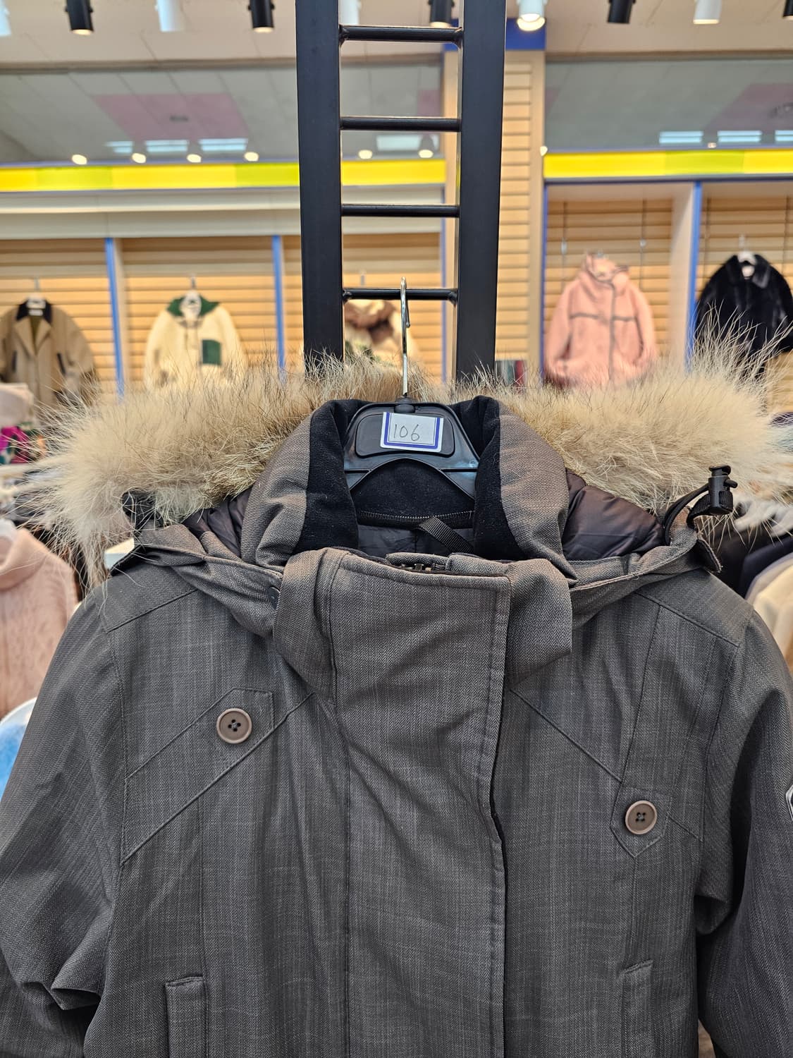 No.106 nobis 노비스 코요테 퍼패딩(XS) 상품이미지2