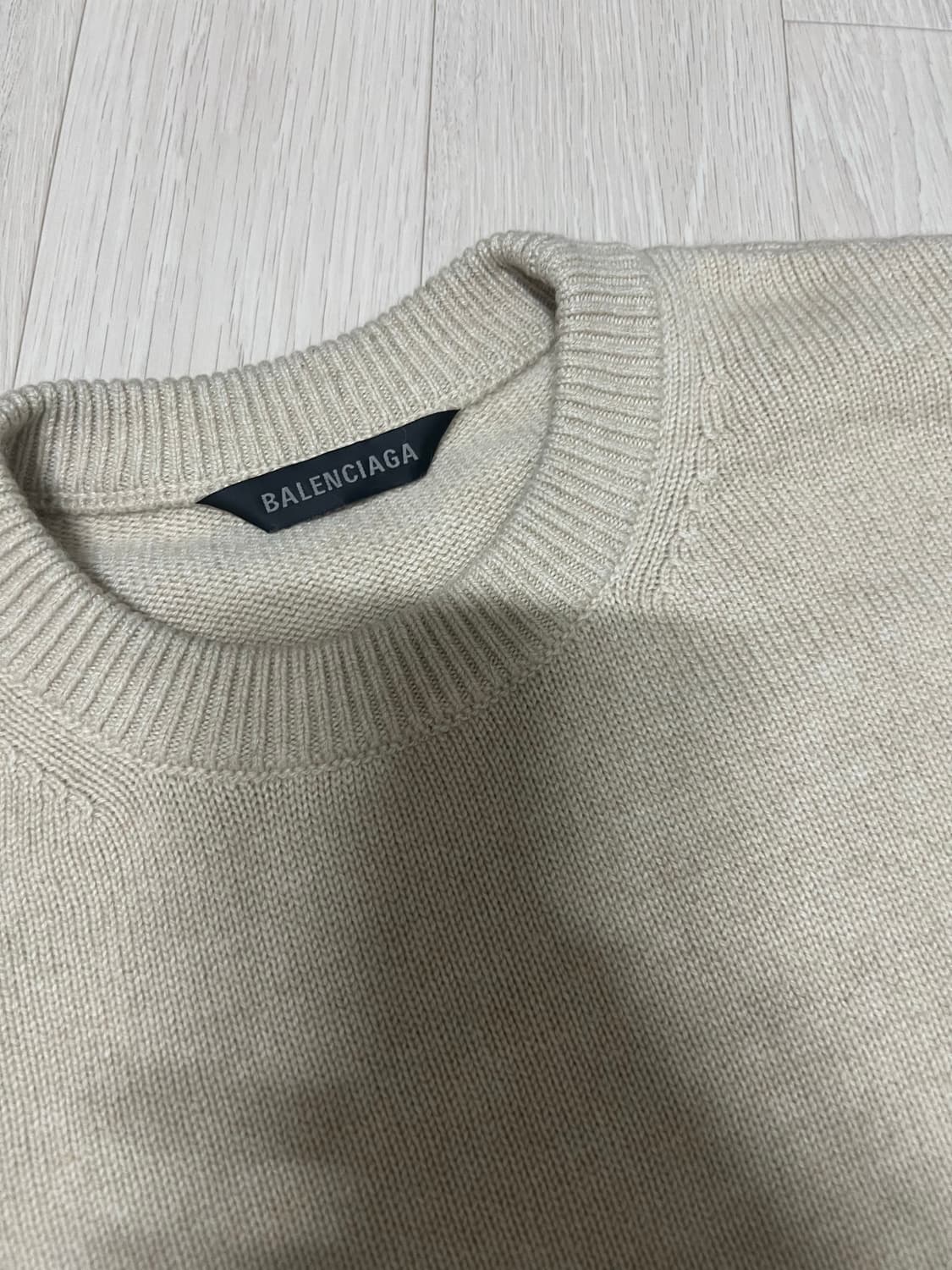 발렌시아가 캐시미어 니트 상품이미지3