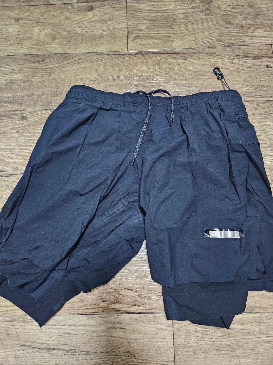 새티스파이 10 Justice trail shorts
사이즈2 팝니다 상품이미지1