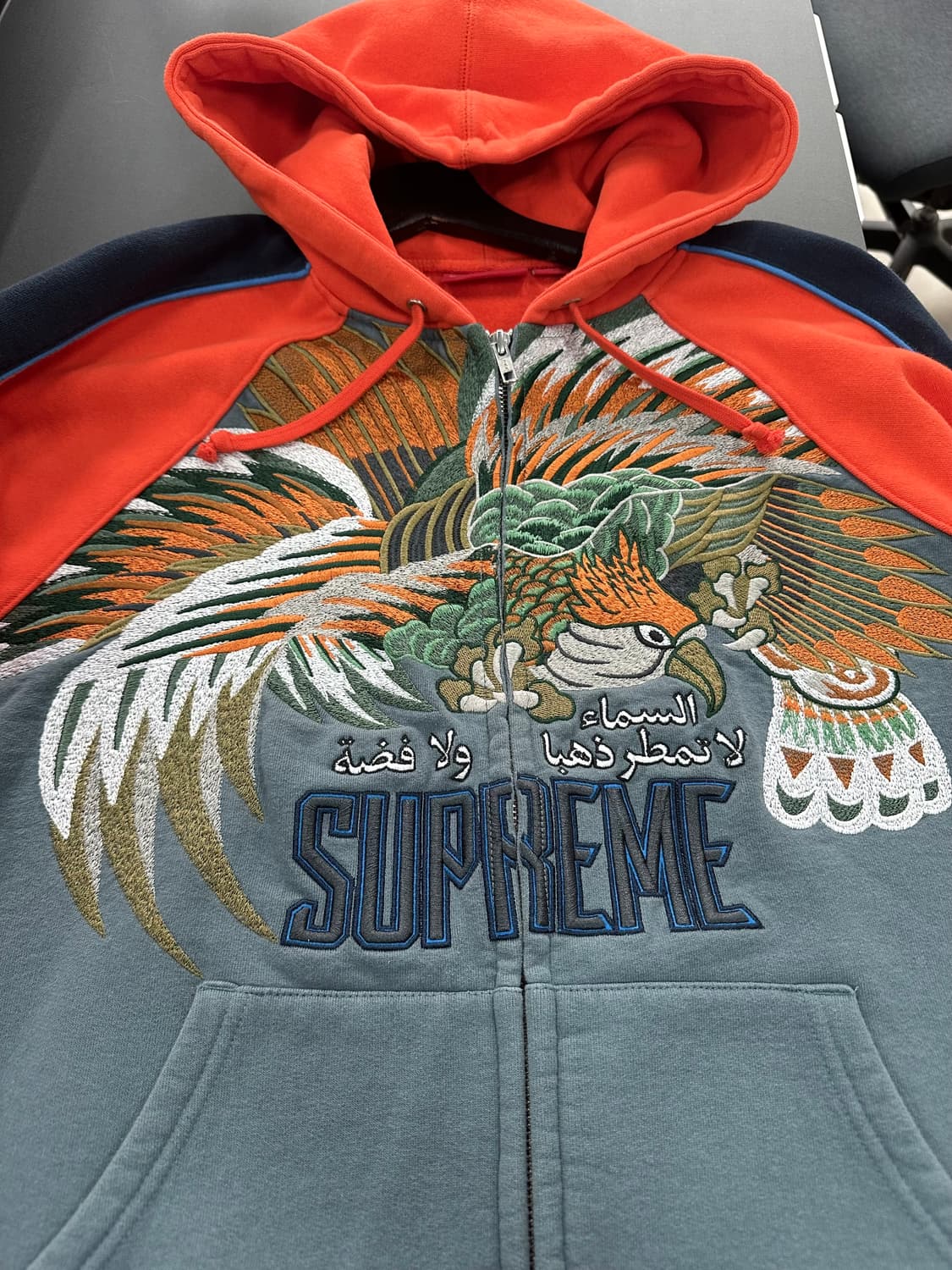 슈프림 23SS 팔콘 래글런집업후디드 스웻셔츠 데드스탁 상품이미지6