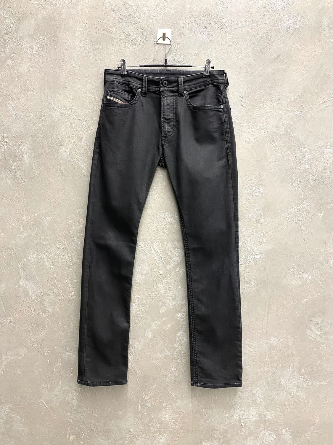 [28] Diesel 디젤 THAVAR 블랙 코팅 슬림진 상품이미지2