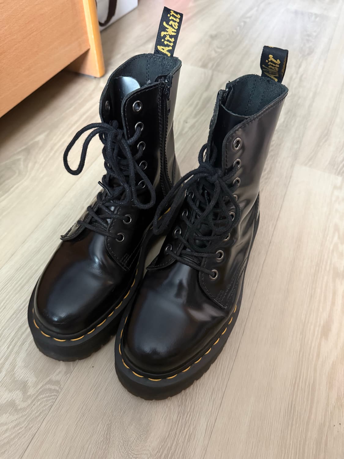 닥터마틴 제이든 240 상품이미지1