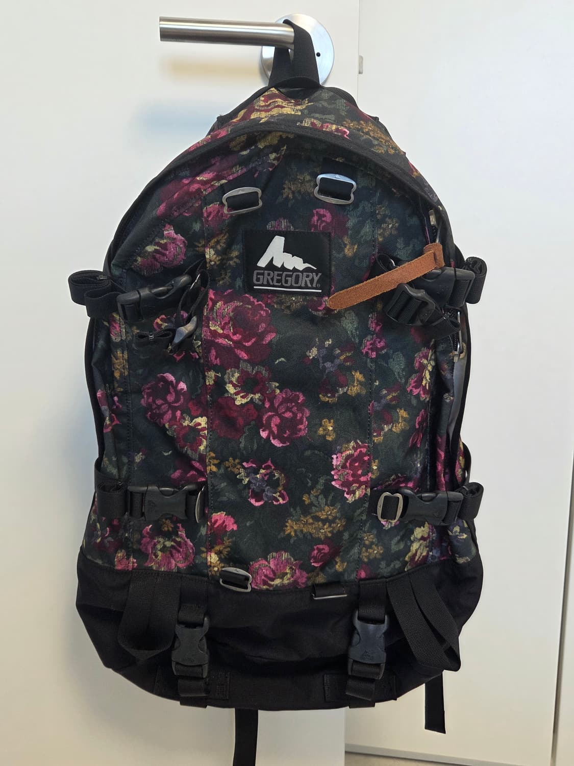 그레고리 구로고 데이앤하프 상품이미지1