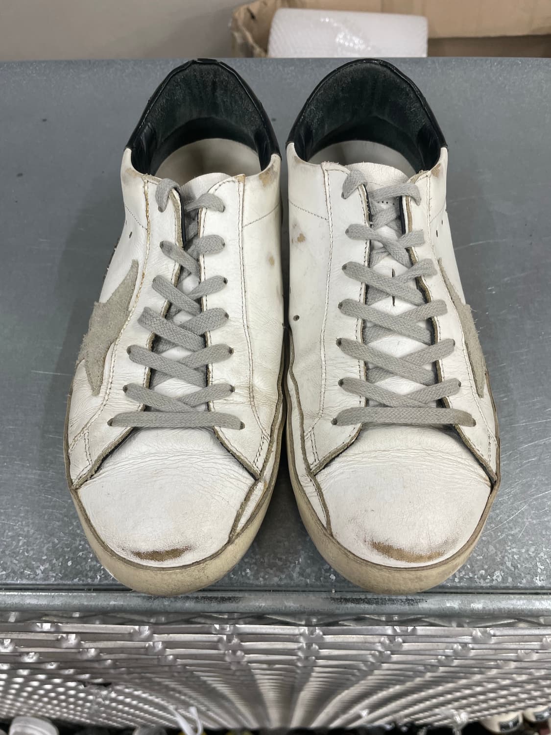 골든구스 슈퍼스타 화이트 스니커즈 블랙탭 40 상품이미지5