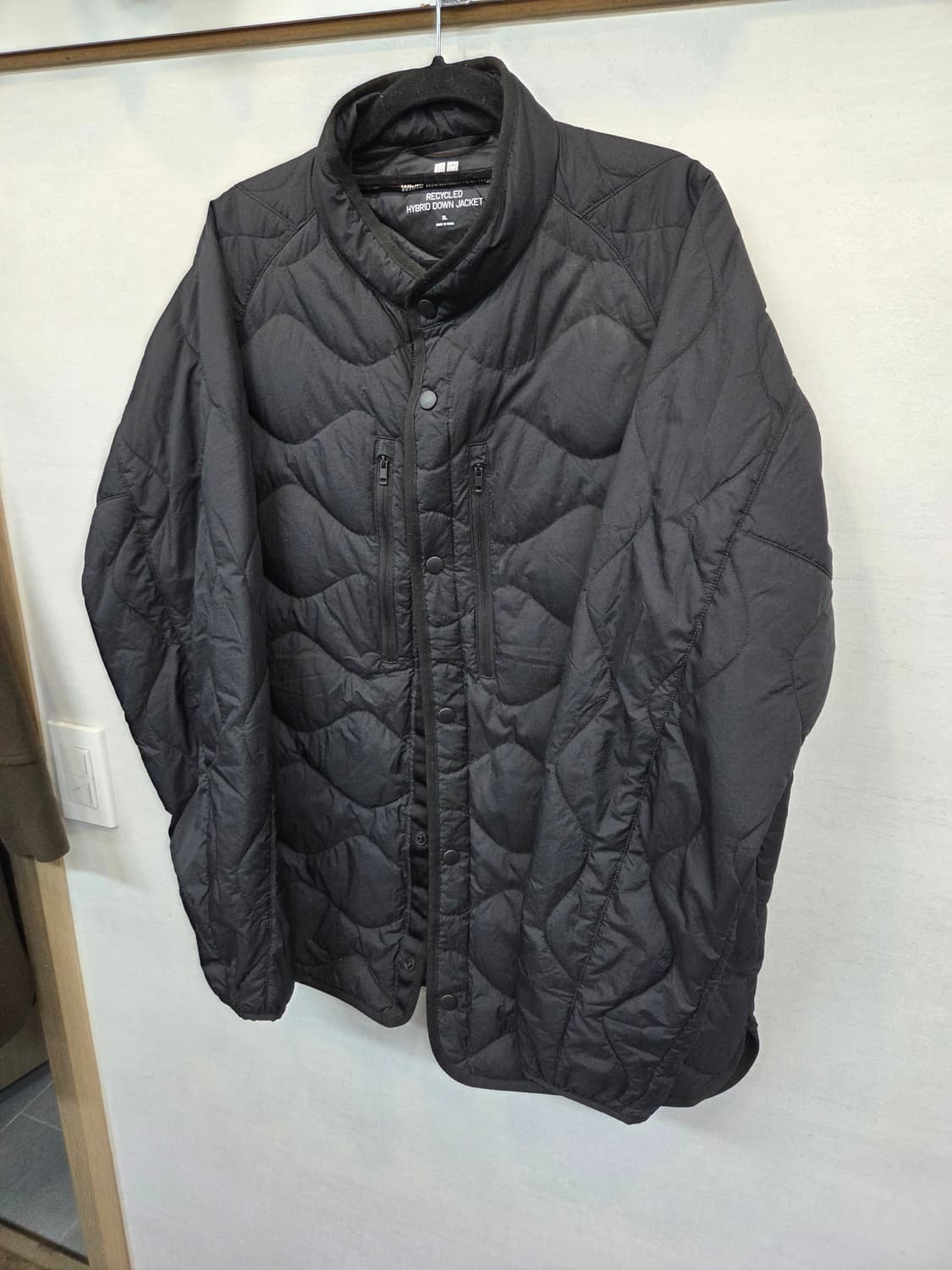 유니클로 화이트마운티니어링 리사이클 하이브리드 다운자켓 xl 상품이미지5