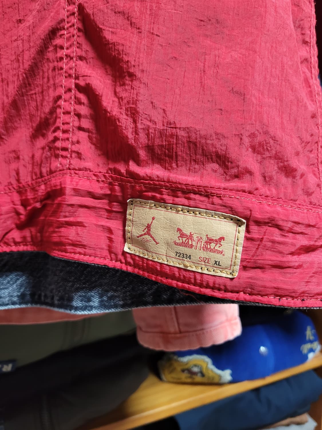 에어 조던 x 리바이스 한정판 리버시블 트러커 자켓 상품이미지8