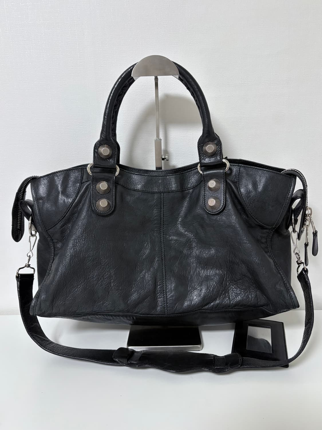 발렌시아가 파트타임 자이언트 모터백 블랙 상품이미지10