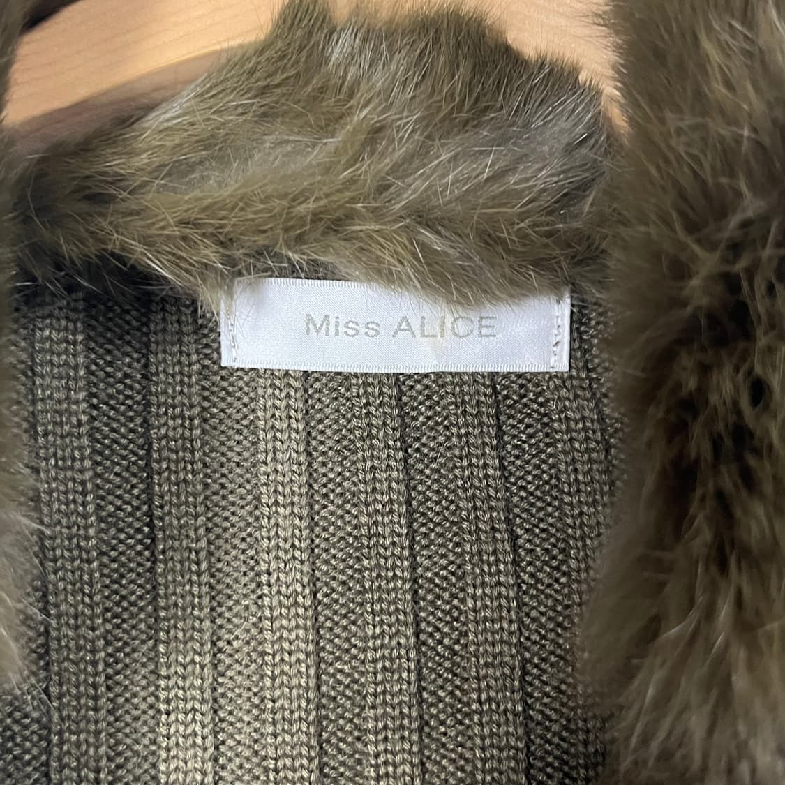 [Miss ALICE] 미스앨리스 퍼카라 투포켓 니트집업 상품이미지5