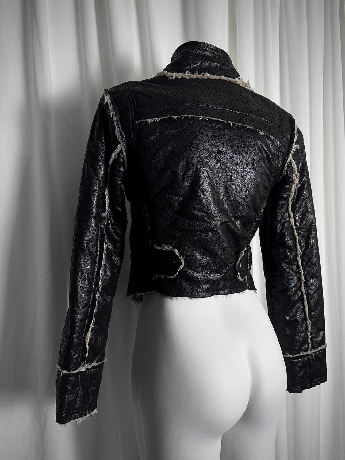 Black shearling button jacket 상품이미지2