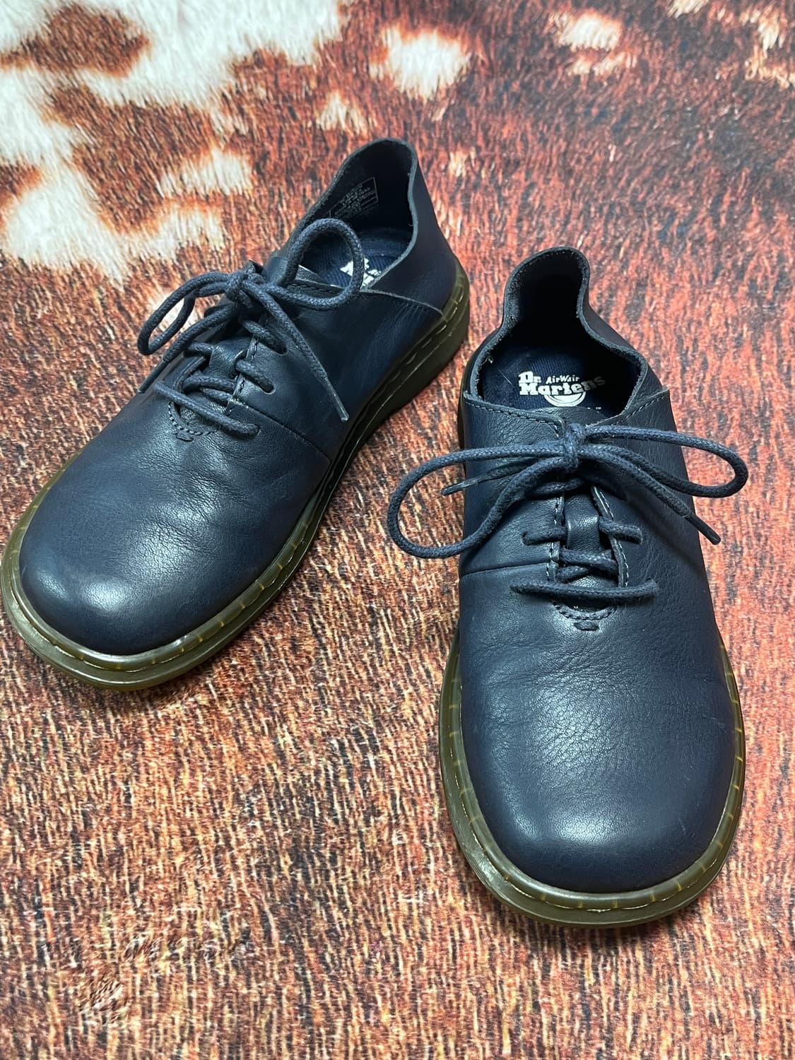 [UK3] 닥터마틴 로리 2 네이비 레더 플랫 슈즈 상품이미지1