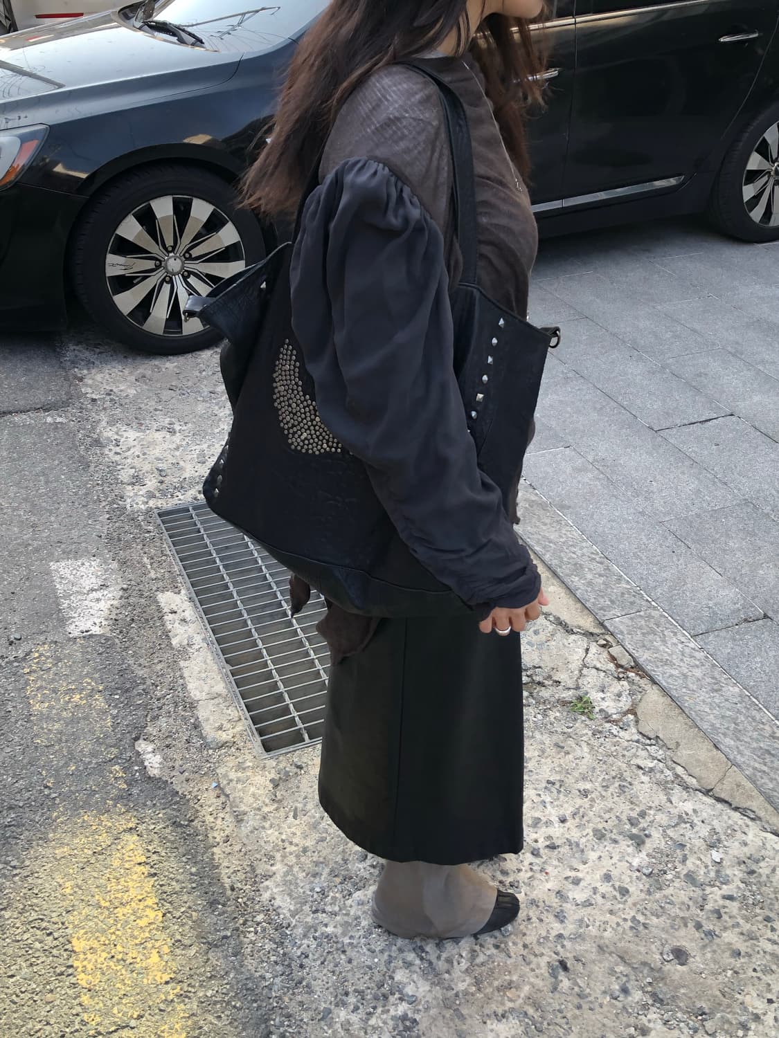 이탈리안 레더 스터드 숄더백 상품이미지4