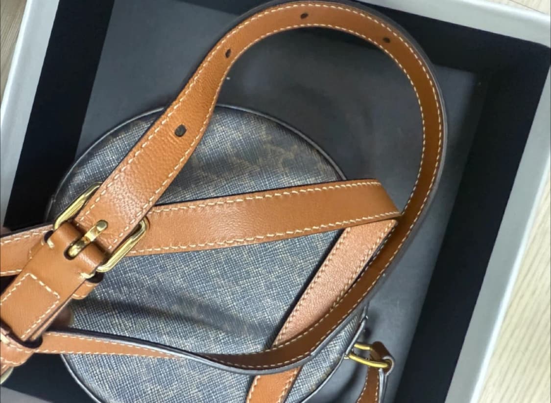 셀린느 트리옹프 라운드 숄더백 상품이미지3